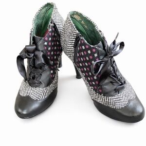 Poetic Licence by Irregular Choice Ankle Booties – Size 39.5 (US 9/9.5)